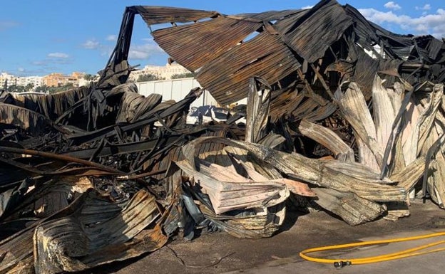 Random spark may have led to inferno at Marbella harbour warehouse