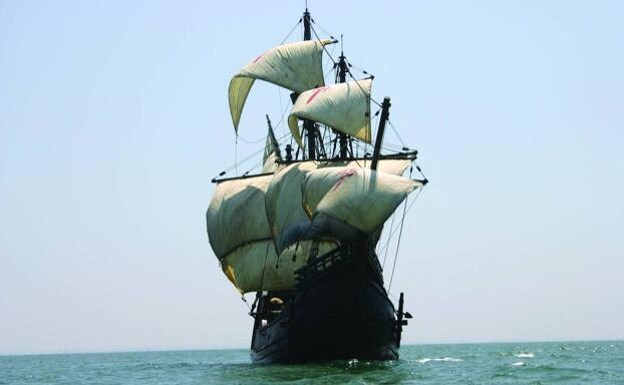 The magnificent Nao-Victoria replica under sail./