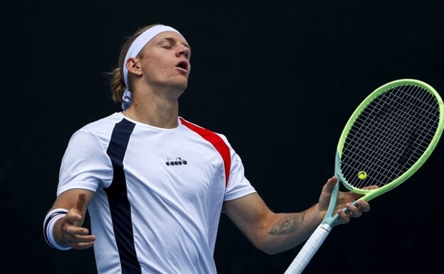 Davidovich reacts to his defeat to Tommy Paul. /EFE