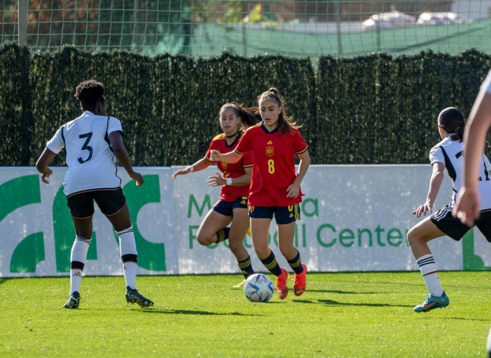 The women’s Spain under-17s recently beat Germany 4-0. 