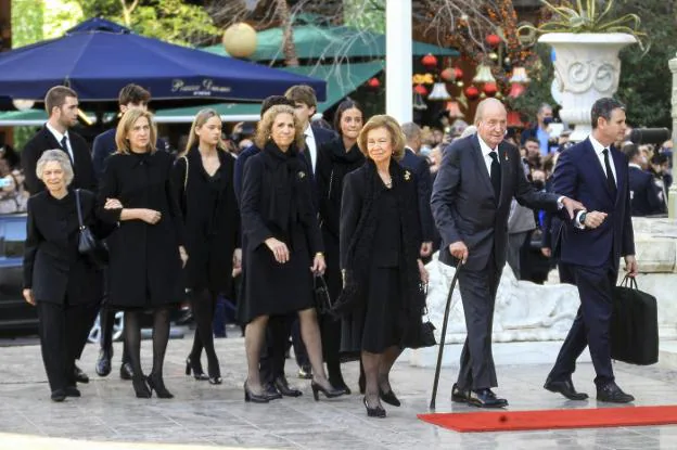 Spanish royals gather in Athens for king's funeral