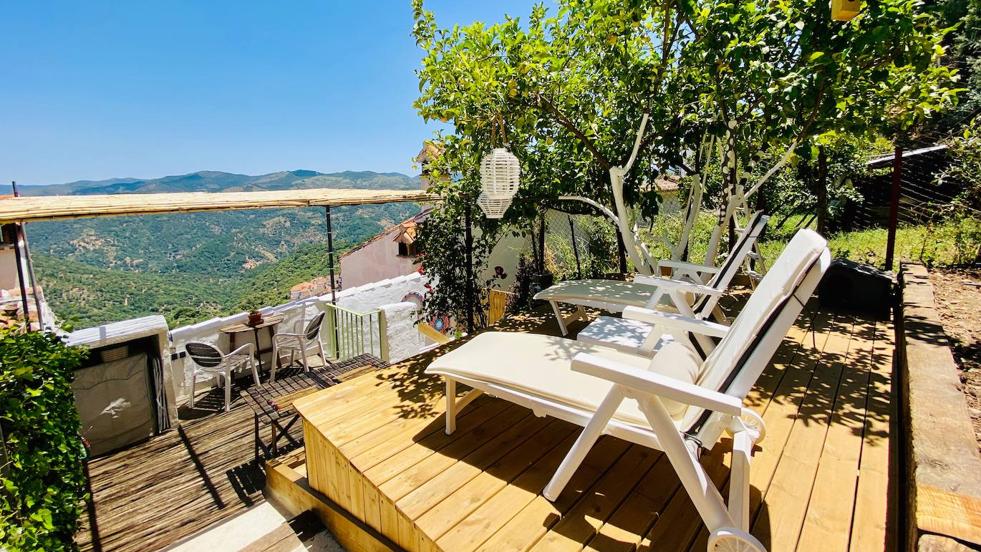 The select group of rental properties with the most 'likes' on Airbnb's Instagram