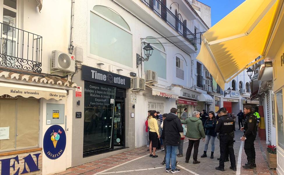 Armed robbers raid a gold and jewellery dealer's store in Marbella’s Old Town