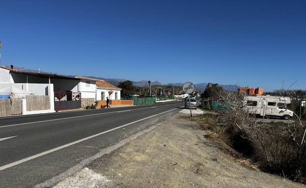 One person arrested after hit-and-run leaves two dead on the old N-340 coast road