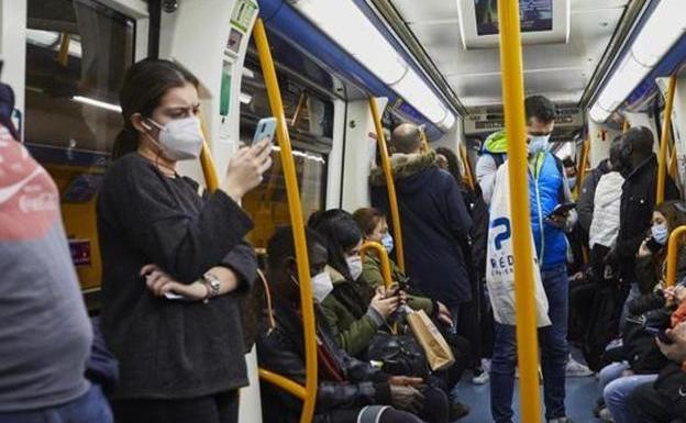 Spain drops mandatory masks on public transport