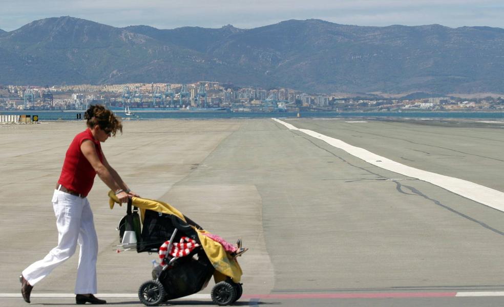 Fines for stopping on the airport runway