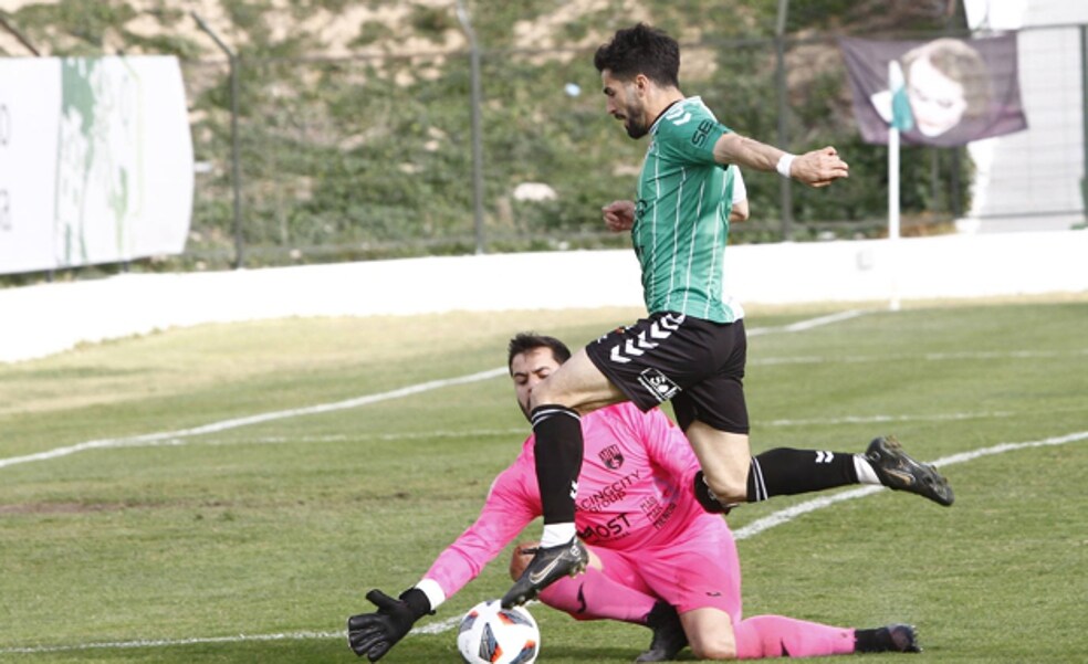 Antequera march on as 'El Tanque' makes much-anticipated El Palo debut