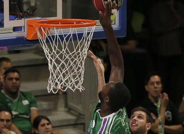 Nadie defiende mejor que el Unicaja