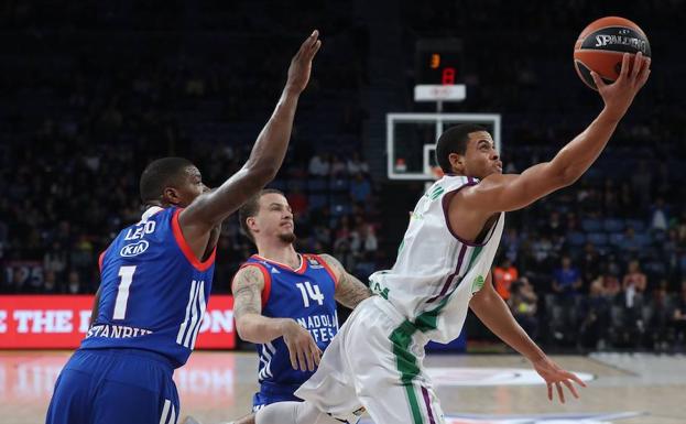 El Unicaja logra su victoria número 150 en Euroliga en un partido clave