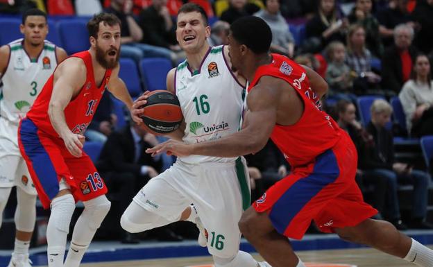 Directo | El Unicaja pierde de 18 tras el tercer cuarto