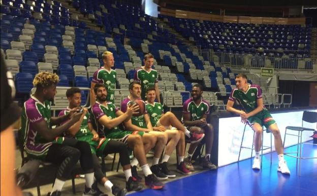 La increíble canasta de Díez que dispara el optimismo en el Unicaja