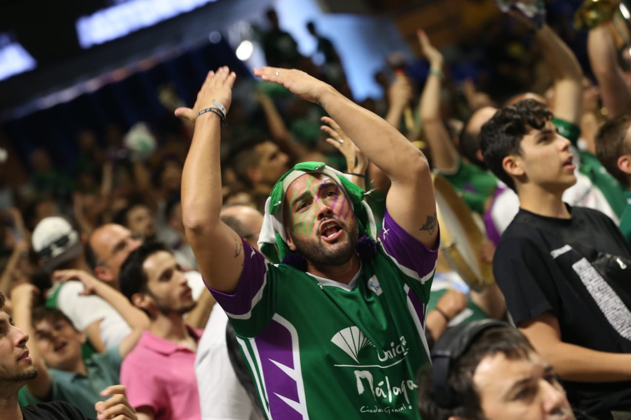 ¿Estuviste en el Carpena? Búscate en la galería del Unicaja-Valencia