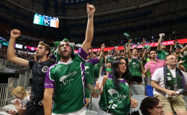 ¿Estuviste en el Carpena? Búscate en la galería del Unicaja-Valencia