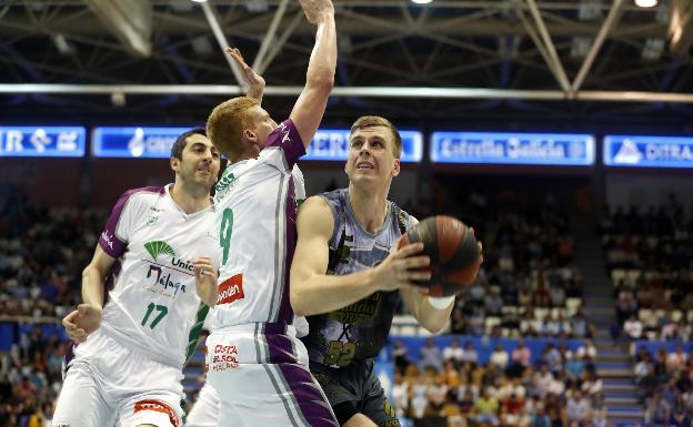 El ucraniano Gerun, seria alternativa para el juego interior