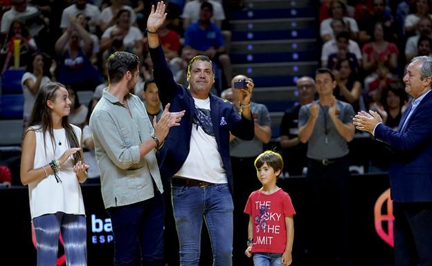 Dani Hierrezuelo recibe la medalla de oro de la Federación Española