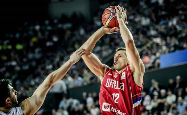 Un seguro de la FIBA asumirá algo más de la mitad del salario del jugador serbio