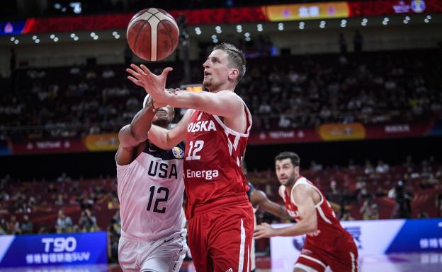 El Unicaja espera estar al completo el martes con la llegada de Waczynski y Toupane