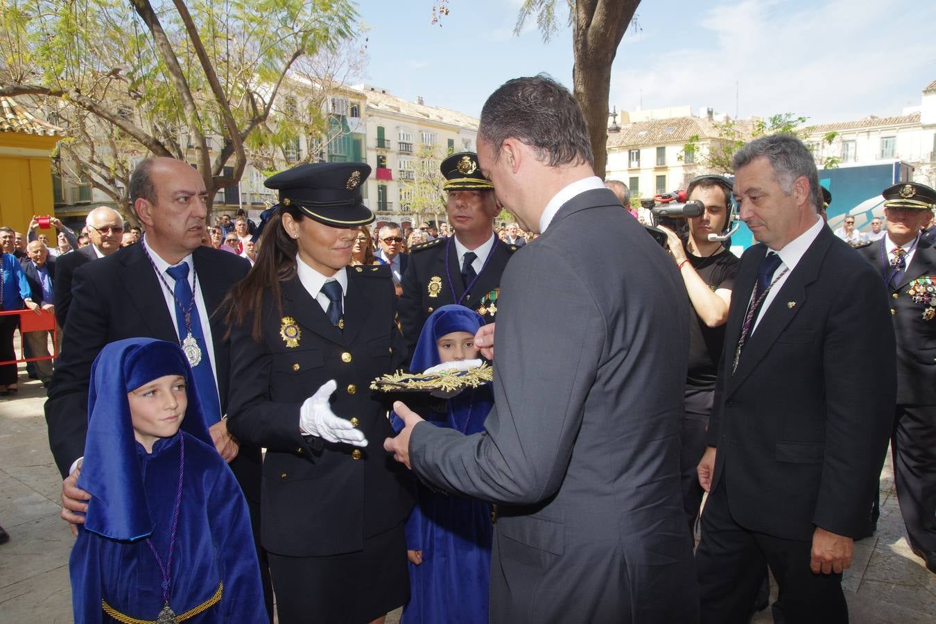 La Virgen del Amor recibe la Medalla de Oro al Mérito Policial