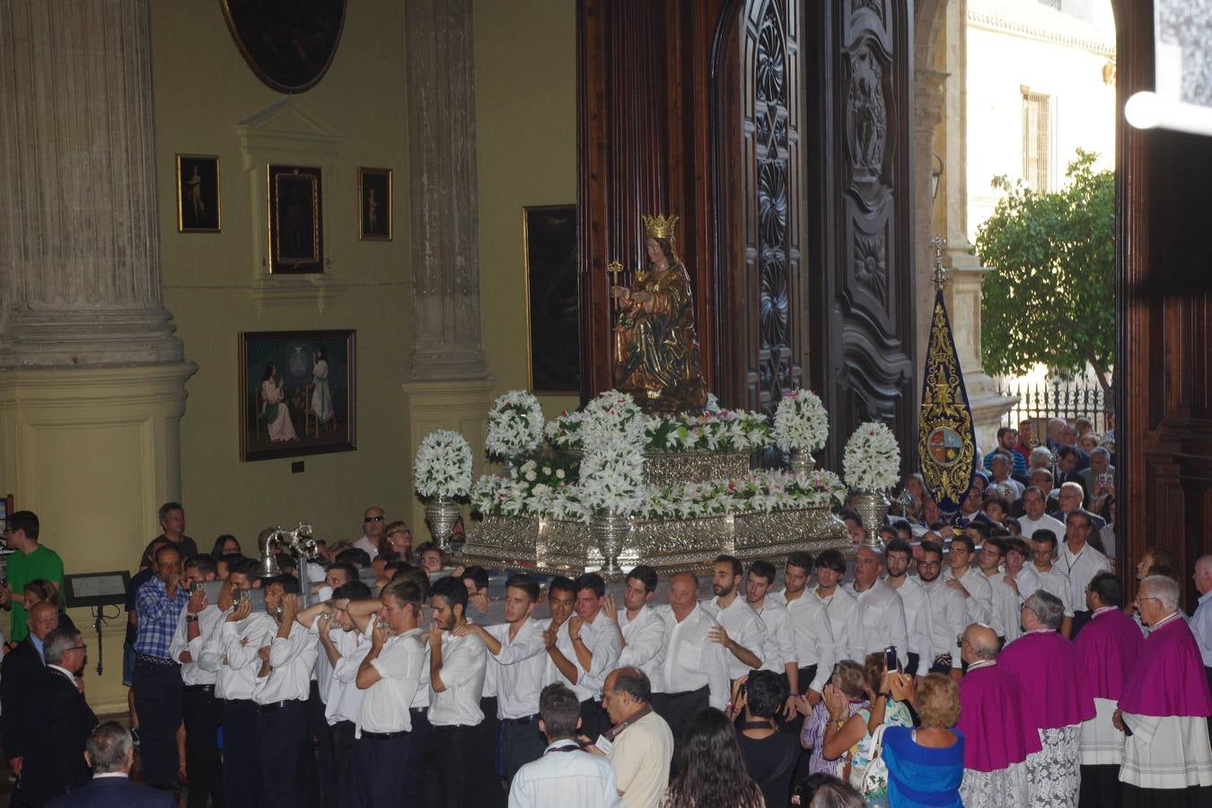 Fotos del traslado de la Virgen de la Victoria