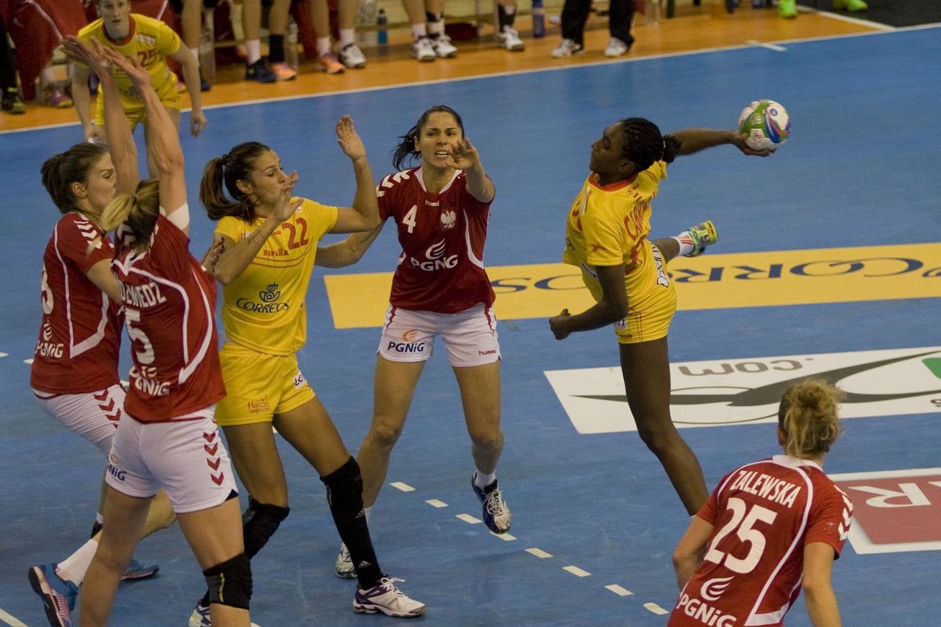 Jornada inaugural del Europeo de balonmano en Fuengirola