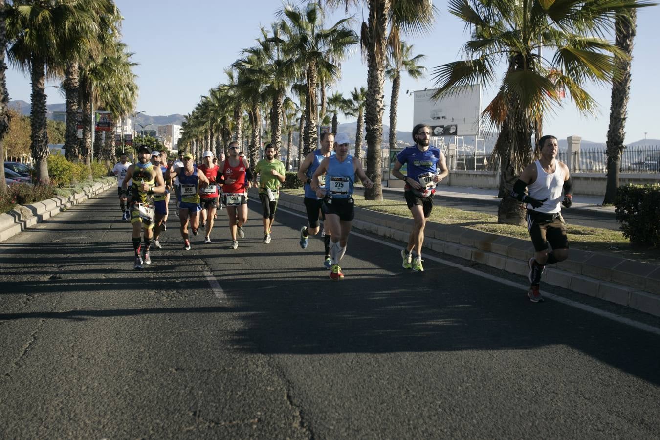 El V Maratón de Málaga a su paso por la calle Pacífico (II)