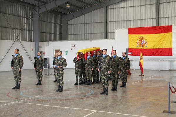 Fotos del traslado del féretro del cabo malagueño de Líbano a Córdoba