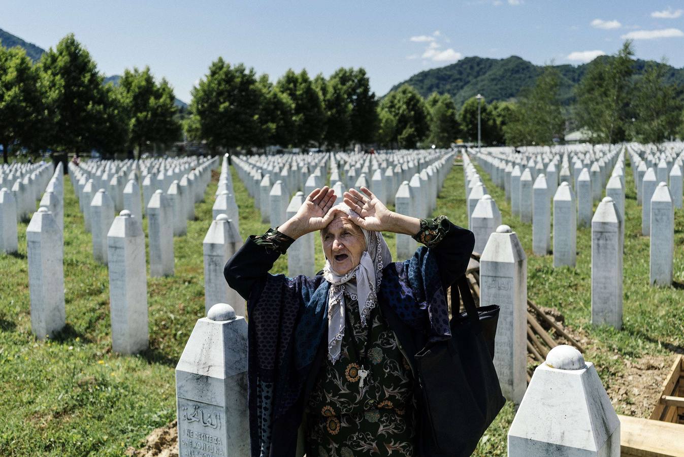Familiares recuerdan víctimas de la masacre de Srebrenica