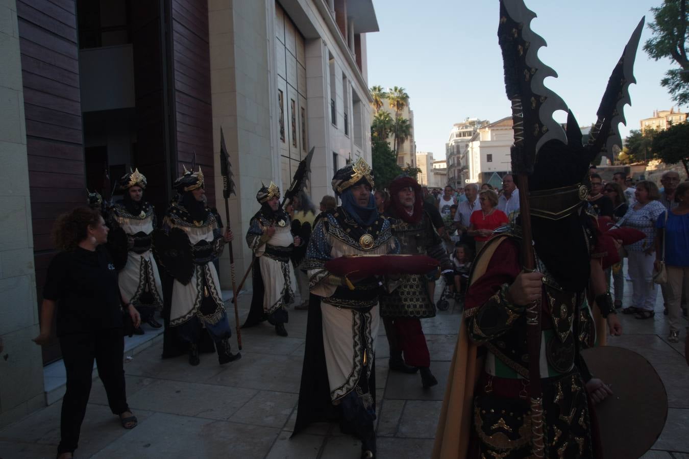 La cabalgata de despedida de la Feria de Málaga, en imágenes