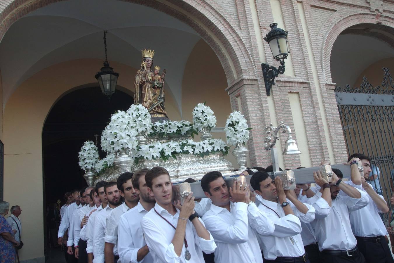 La Virgen de la Victoria baja a la Catedral para el inicio de su novena