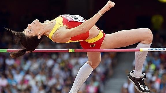 Ruth Beitia llega al rescate del atletismo español