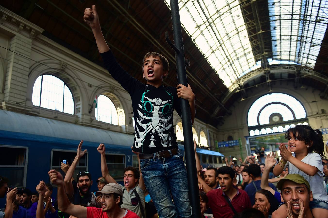 Hungría no deja entrar en la estación de tren de Budapest a los refugiados