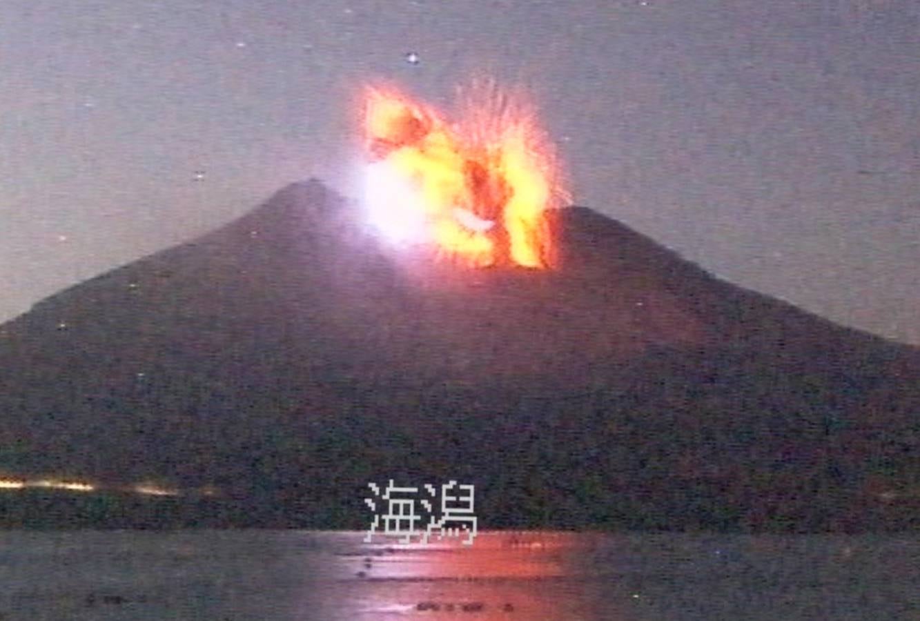 Fotos de la entrada en erupción del volcán Sakurajima