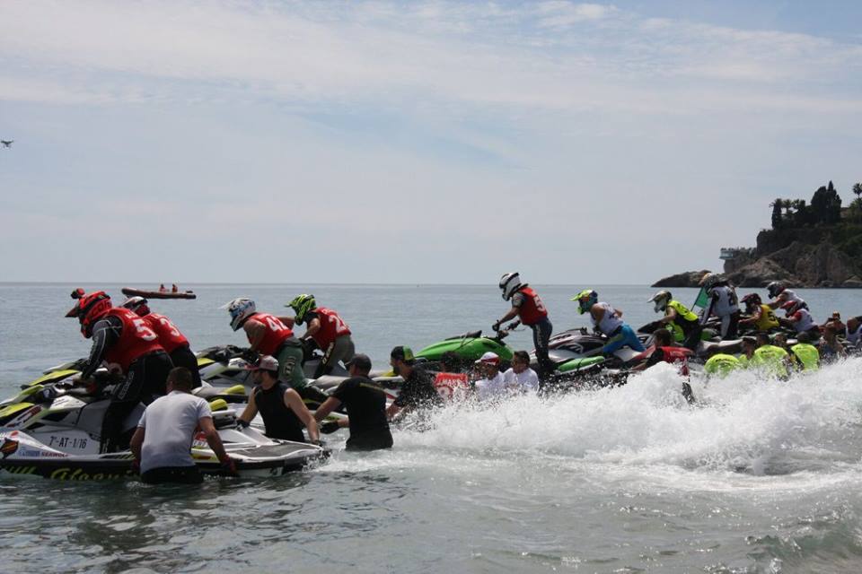 Fotos de la primera prueba del Campeonato de España de motonáutica en Nerja
