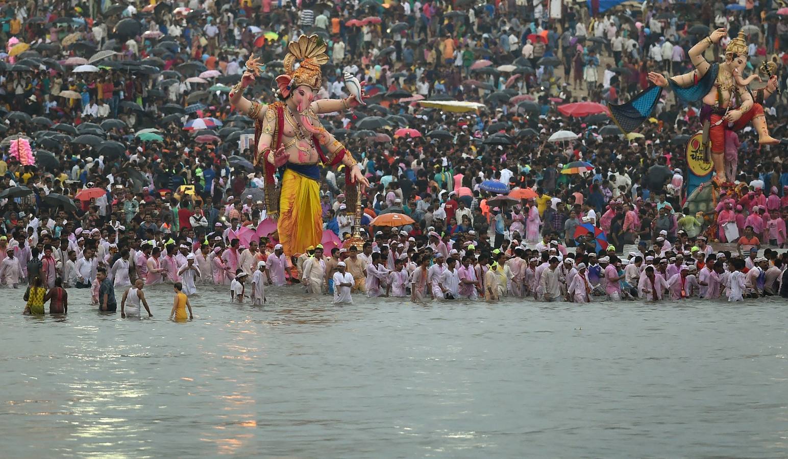 Festival hindú celebrado en honor del dios con cabeza de elefante (Ganesha)