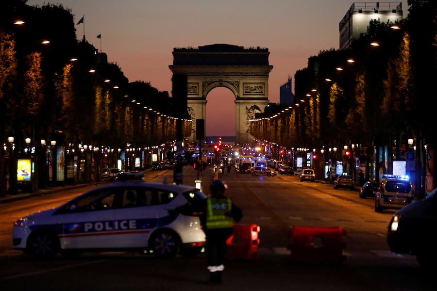 Un policía muerto y otro herido en tiroteo en Campos Elíseos de París