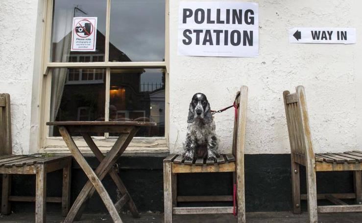 La jornada electoral británica, en imágenes