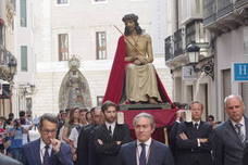 La Cofradía de los Estudiantes traslada sus titulares a la iglesia del Santo Cristo de la Salud