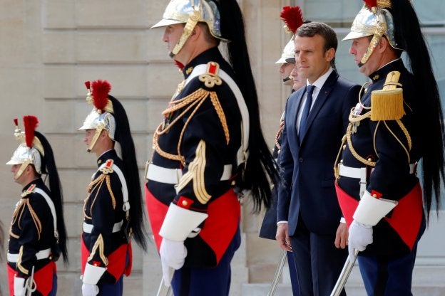 El ciclón Macron feminiza el Parlamento francés