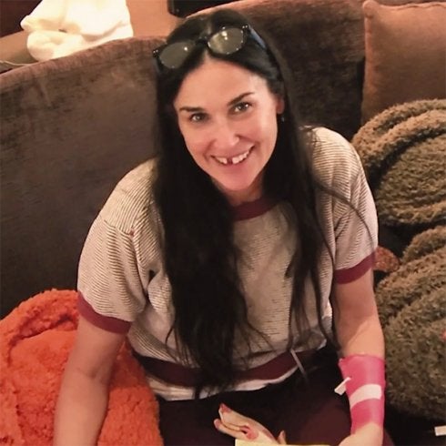 A Demi Moore le faltan dientes