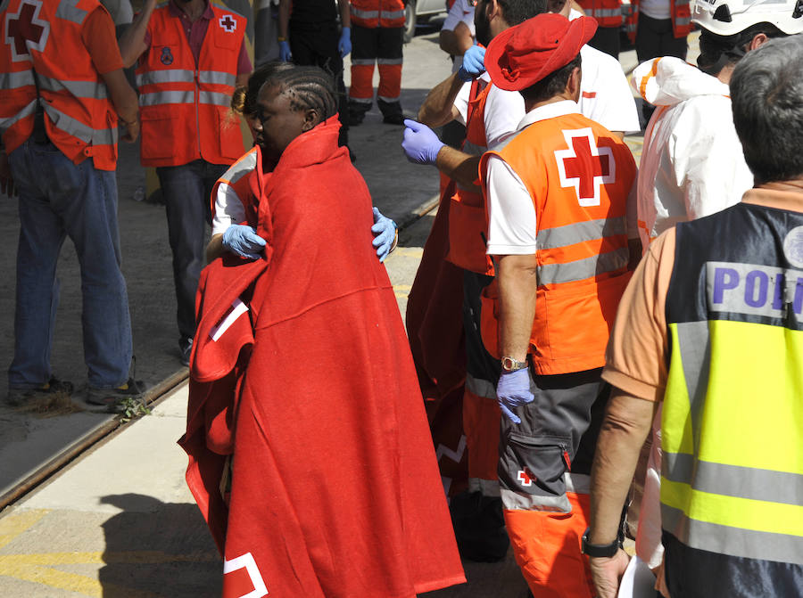 Llegan al puerto de Málaga 94 inmigrantes