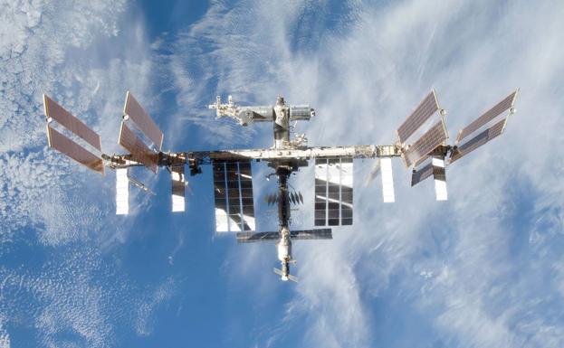 la Estación Espacial internacional, a simple vista