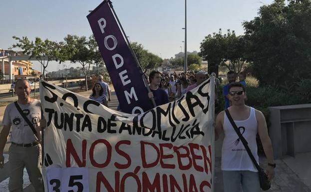 150 personas exigen a Susana Díaz que pague «de una vez» a los empleados del CIO