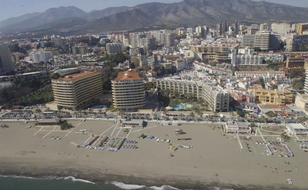 Buscan al autor de unos disparos con balines de plástico desde un edificio de Torremolinos