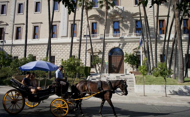 El alcalde defiende que el Museo de Málaga abriría por las tardes en verano con gestión municipal