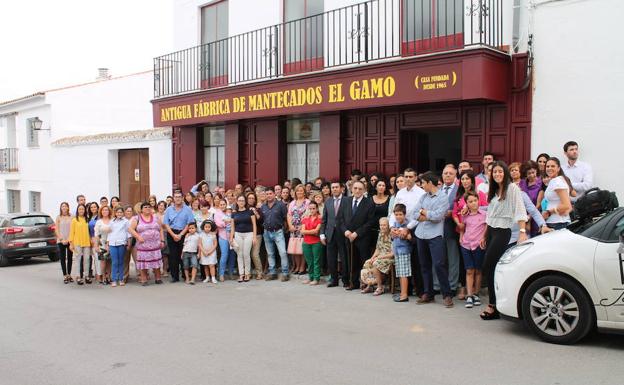 El turismo reaviva el viejo obrador de mantecados El Gamo