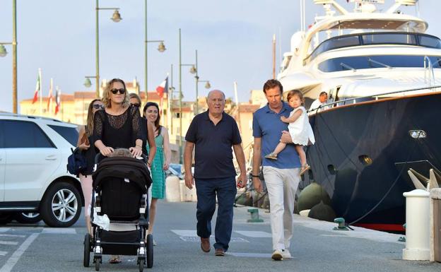 Amancio Ortega se relaja en Saint Tropez en un yate nuevo