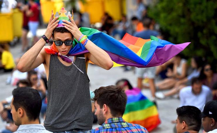 Chueca luce el arco iris con el World Pride 2017
