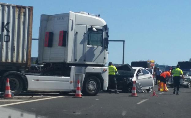 Fallecen dos personas en un accidente de tráfico en Torremolinos