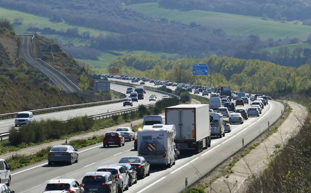 Escasas incidencias en las carreteras en la primera salida del verano