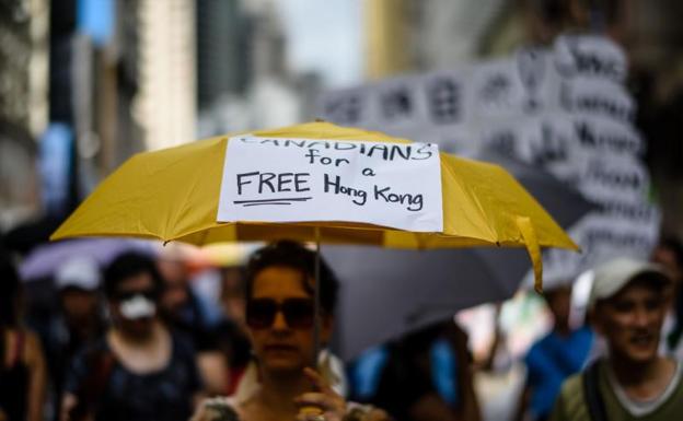 Miles de personas desafían a Pekín con una marcha por la libertad en Hong Kong